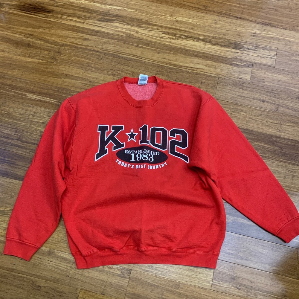 K102 Radio Established 1983 Country Music Red Sweatshirt Men's Size Large